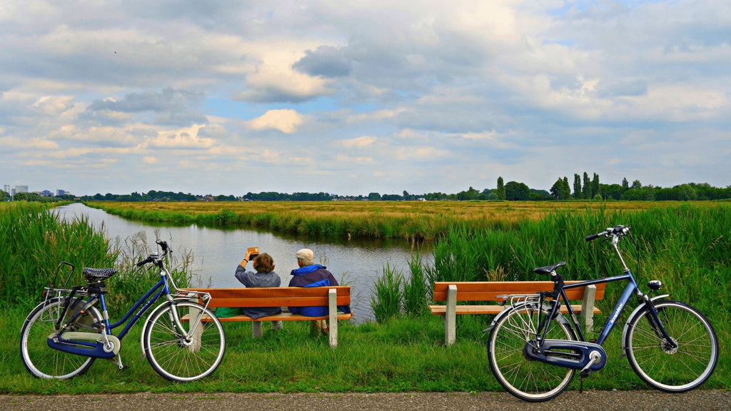 The Benefits of Fitness Tracking in Seniors - SafeGuardian Medical Alarms & Help Alert Systems