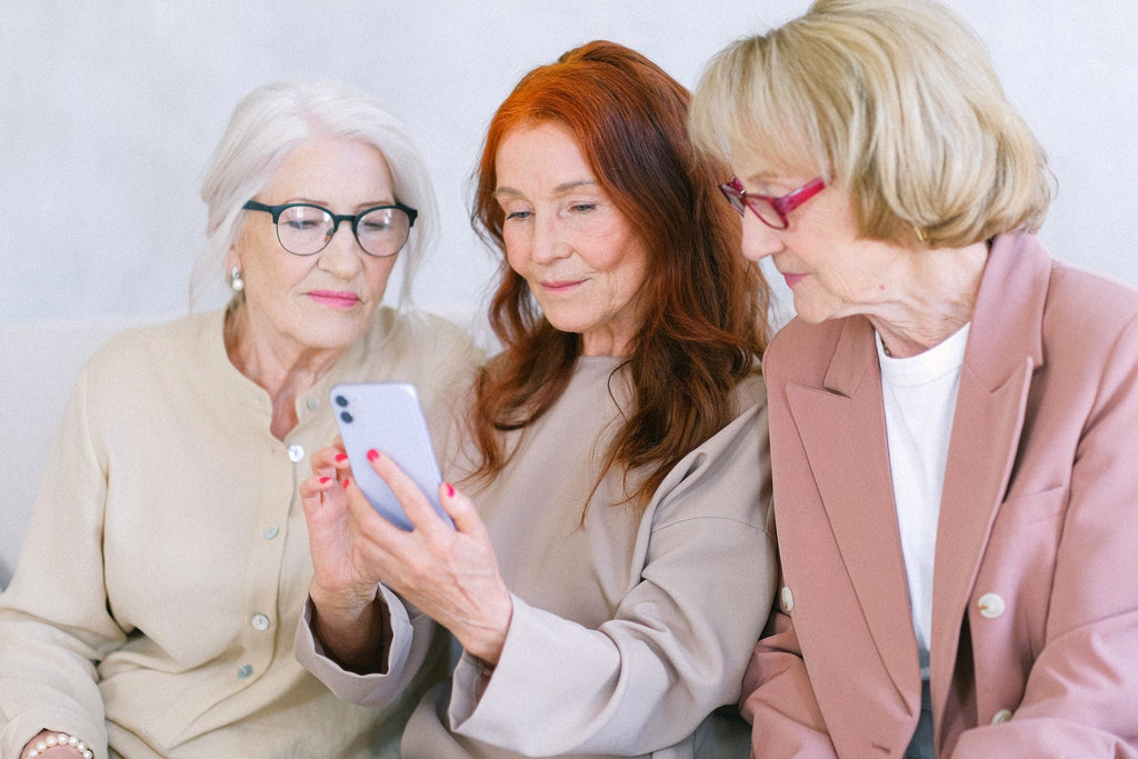 Who should your medical alarm call? (it's not who you think) - SafeGuardian CareGiver Call Buttons,  Senior Help Alert Panic Buttons, Medical Alarms, Senior SOS Smartwatches + Free Fall Detection. 